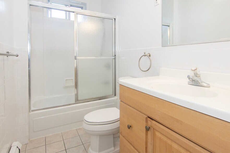 Building Photo - 44 Croton Ave