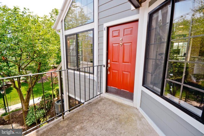 Building Photo - 7013C Birkenhead Pl