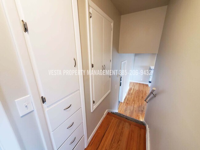 Building Photo - 1380 3rd St