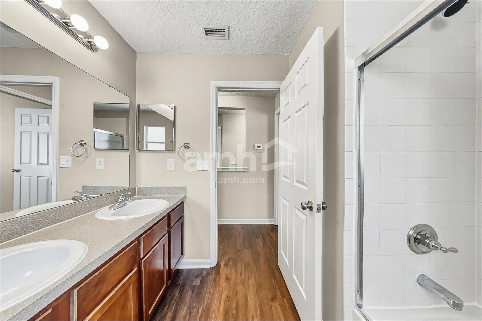 Building Photo - 2724 Creekfront Dr
