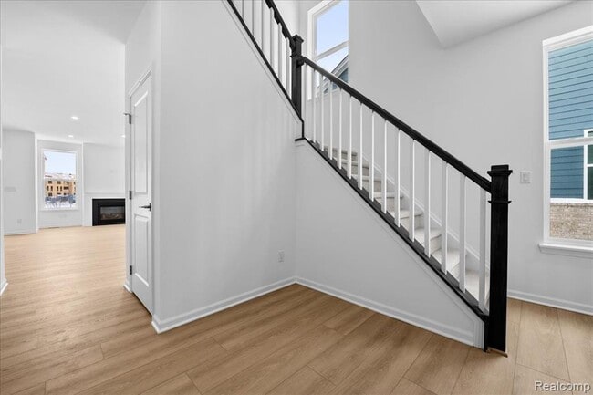 Building Photo - 10633 Barrett