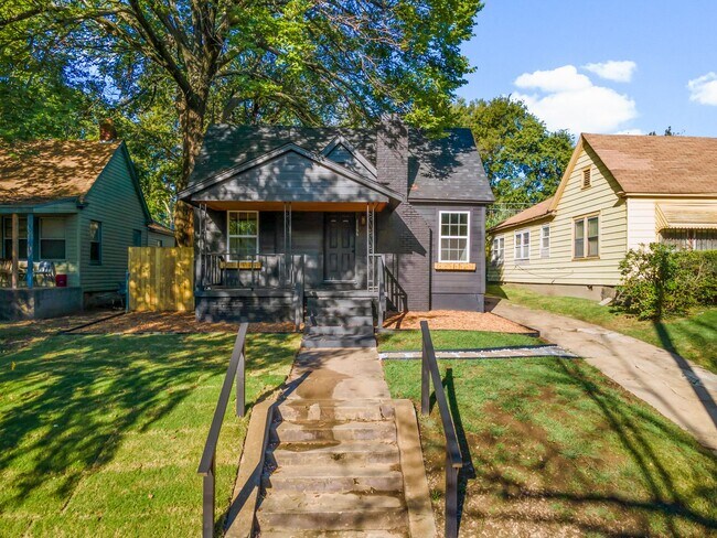 Building Photo - Stunning 2 Bedroom 2 Bath in the heart of Tulsa!