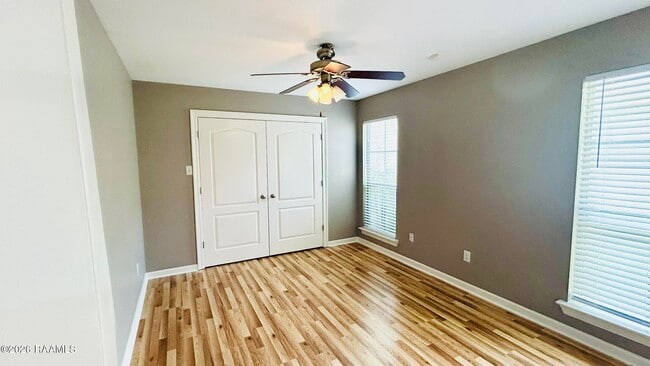 Building Photo - 18012 Woodhaven Dr