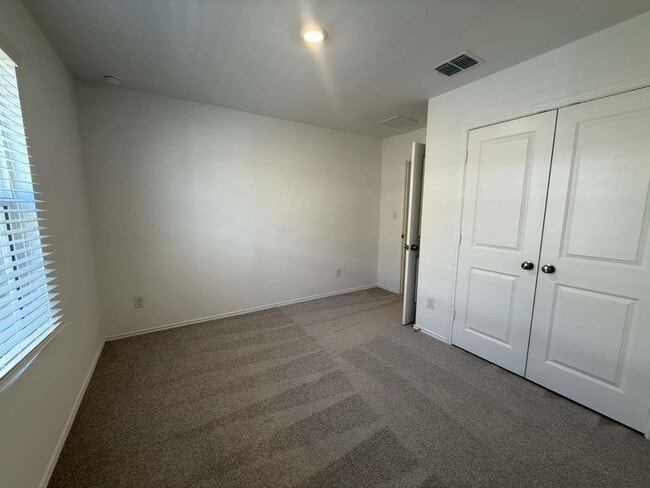 Building Photo - 577 Sormonne Lp