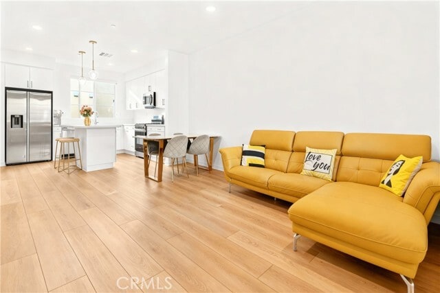 Building Photo - 14130 Bay