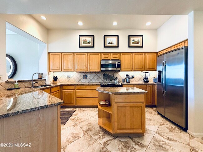 Building Photo - 1465 W Bridalveil Pl