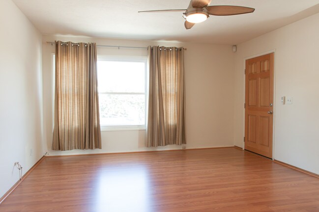 Building Photo - 8823 E Greenwood Ave