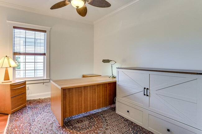 Building Photo - 166 21st Ave N