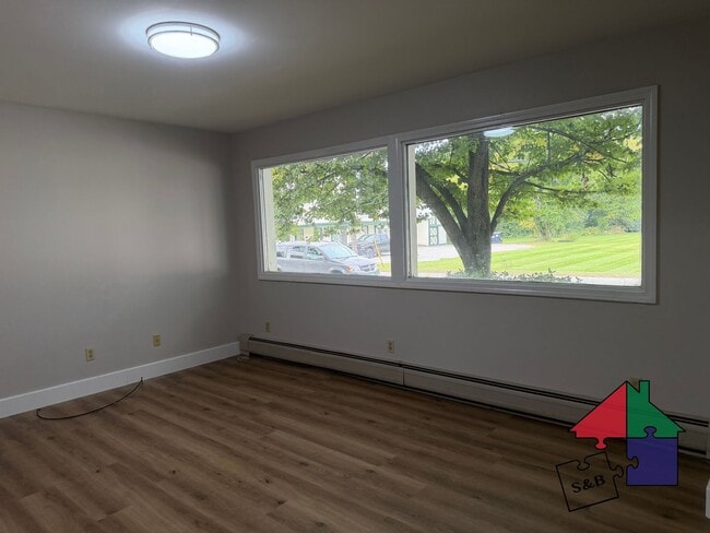 Building Photo - 390 S Barre Rd