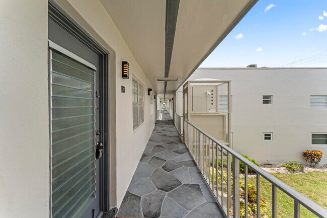 Building Photo - 230 Normandy Ln