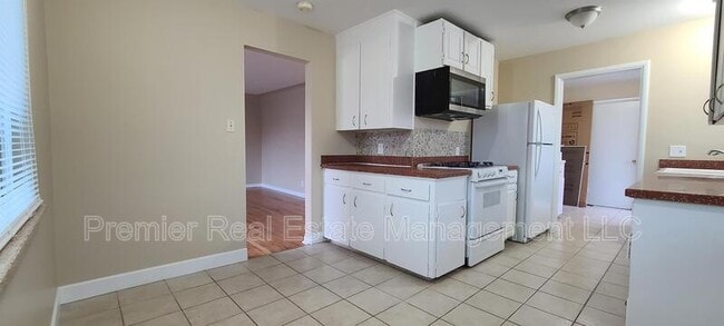 Building Photo - 6415 E 36th Ave