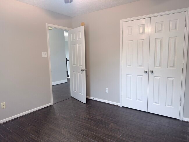 Building Photo - 18006 Barton Ridge Ln