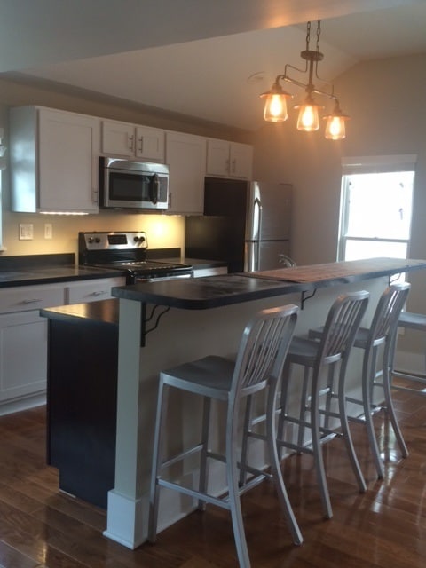 Building Photo - Varsity Management