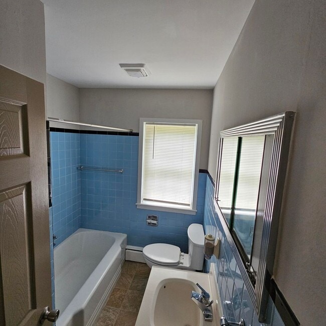 Building Photo - COMING SOON!!  Gorgeous 4 Bedroom Home in ...