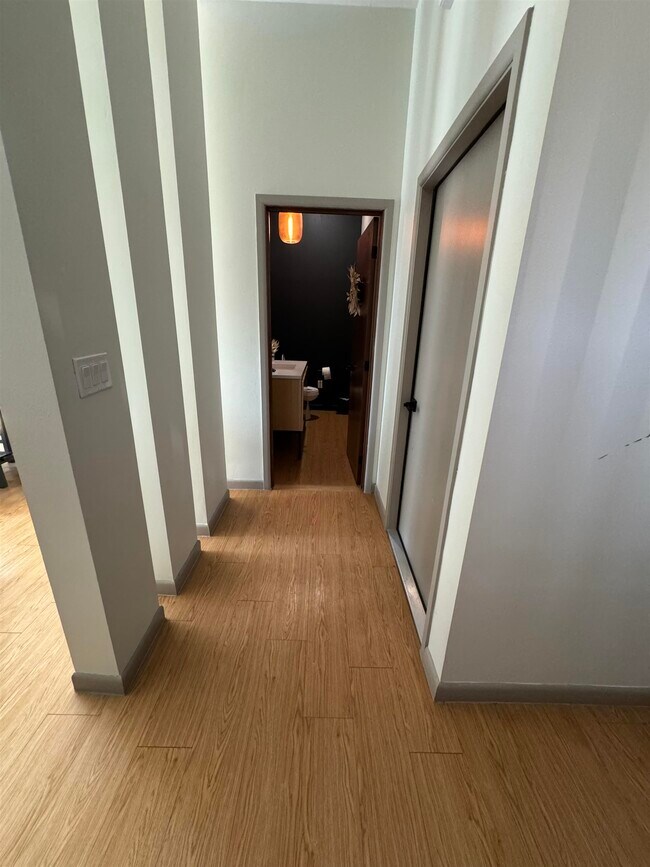 Building Photo - 7219 Rocio Dr