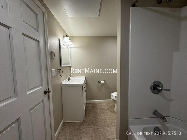 Building Photo - 2 Danielson St