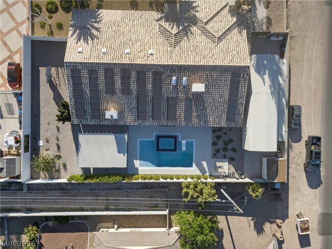 Building Photo - 363 E Robindale Rd