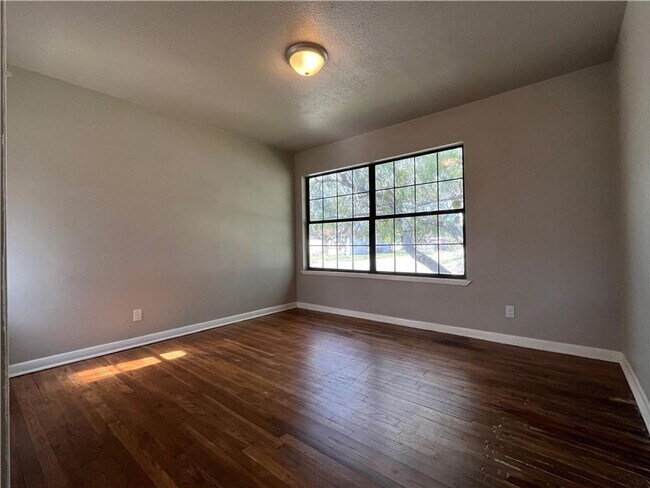 Building Photo - WINDSOR PARK SUBDIVISION