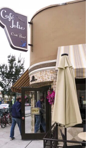 Building Photo - 1000 Central Ave