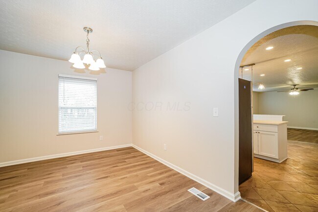 Building Photo - 1181 Onslow Dr