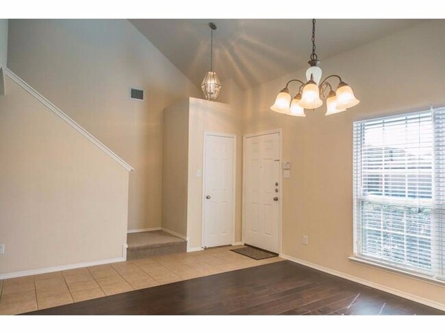 Building Photo - 4 bed 2.5 bath in Brookstone Community!!