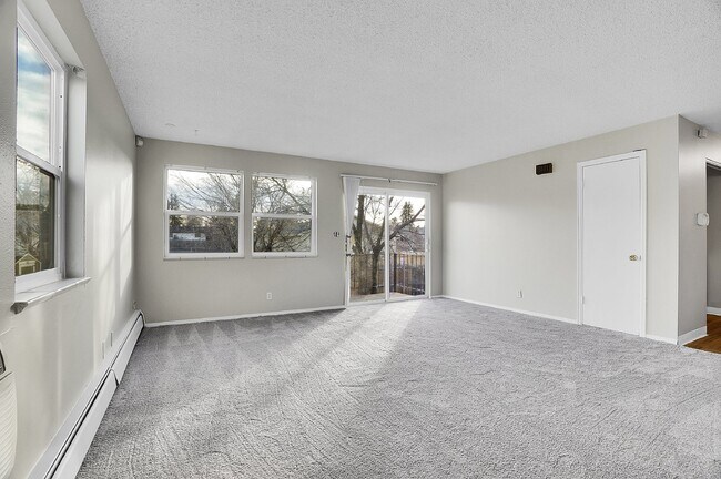 Building Photo - $1,395.00 - $500 OFF First Month's Rent - ...