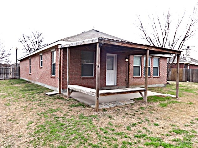 Building Photo - 1898 Barton Springs Dr