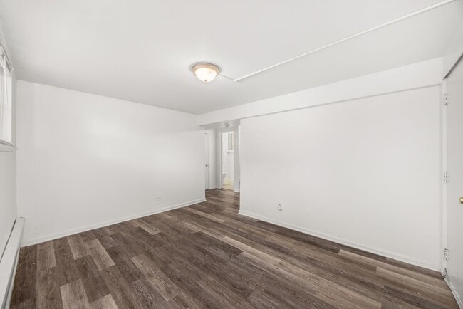Building Photo - 1204 S 49th Ct
