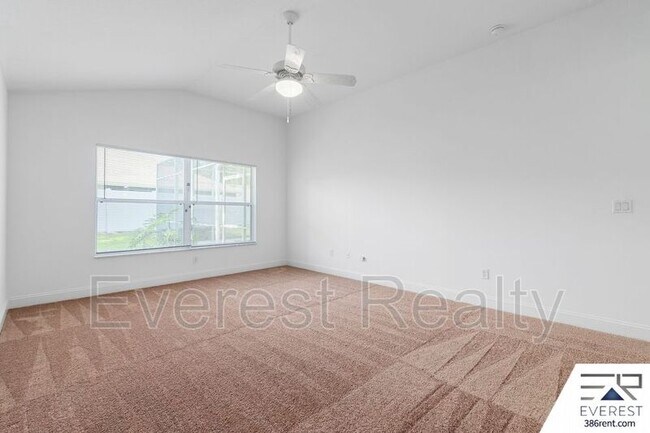 Building Photo - 13 Sleigh Bell Pl