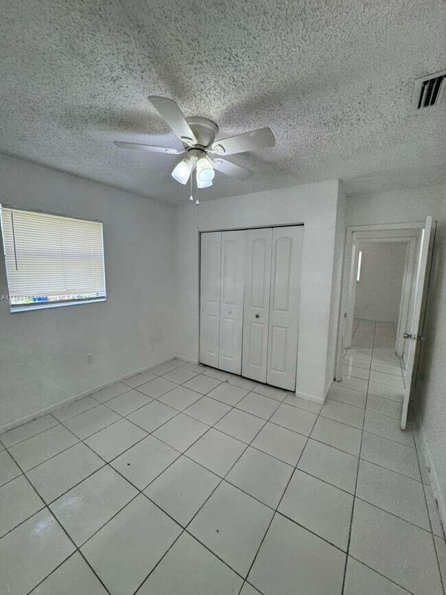 Building Photo - 2710 NW 11th Pl