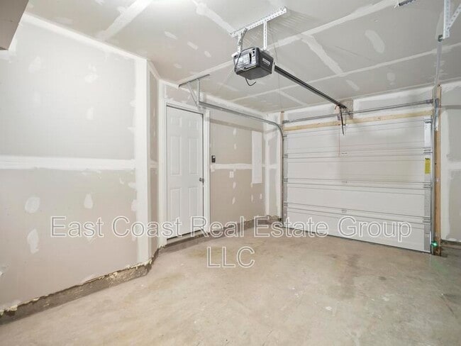 Building Photo - 105 Natural Way