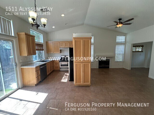 Building Photo - 1511 Alyssum Way