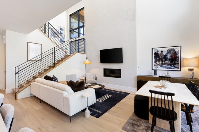 Building Photo - 10131 Jake's Wy