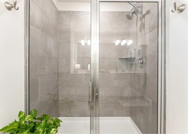 Building Photo - 241 River Rd