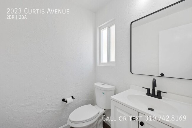 Building Photo - 2023 Curtis Ave