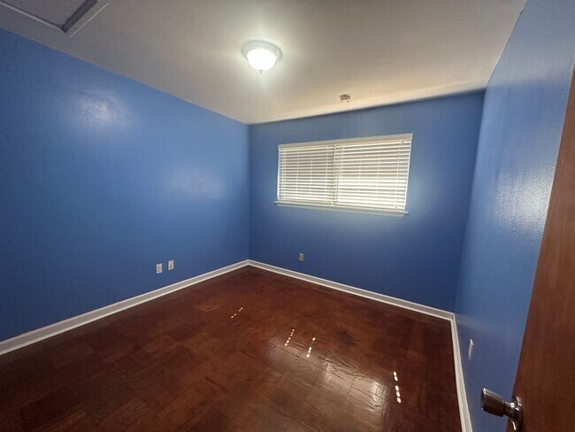 Building Photo - 2524 Eagle Dr