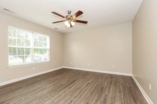 Building Photo - 1105 Brocton Ct