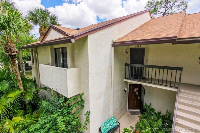 Building Photo - 3362 Lucerne Park Dr