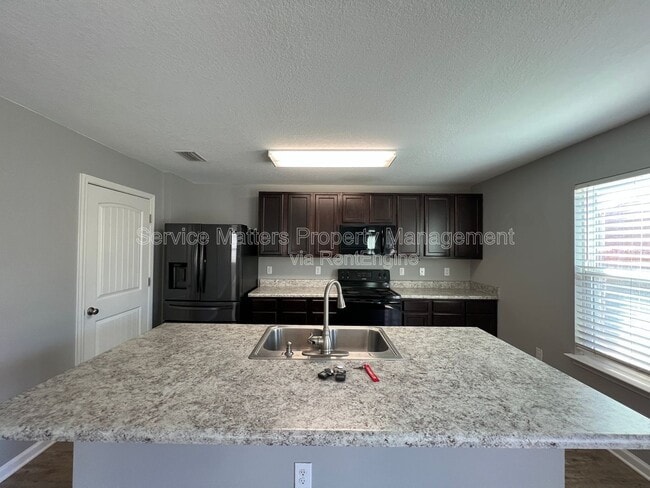 Building Photo - 5881 Old Plantation Court