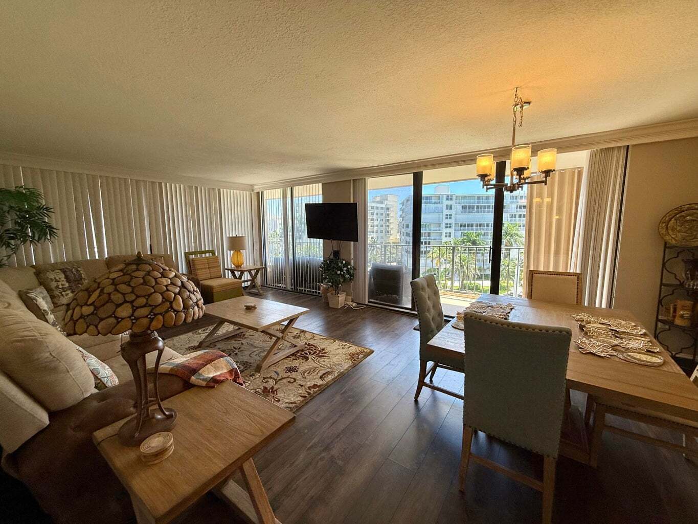 Building Photo - 3545 S Ocean Blvd