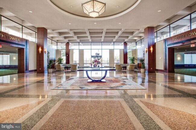 Building Photo - 3705 S George Mason Dr