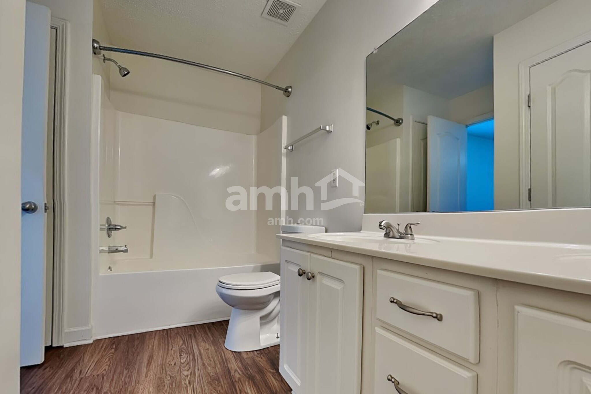 Building Photo - 1504 Beaconcrest Cir