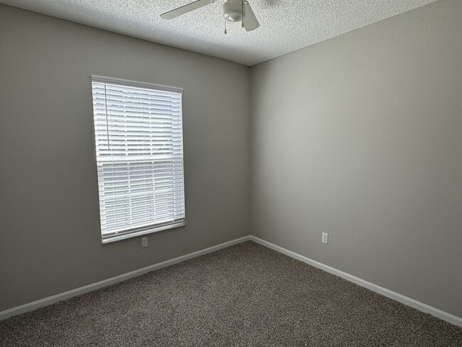 Building Photo - 4447 Brook Hollow Cir