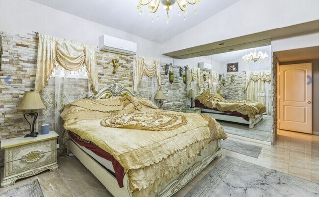Building Photo - Fully Furnished Luxury Home with Solar