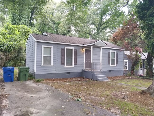 Primary Photo - 700 Cedar Ave NW
