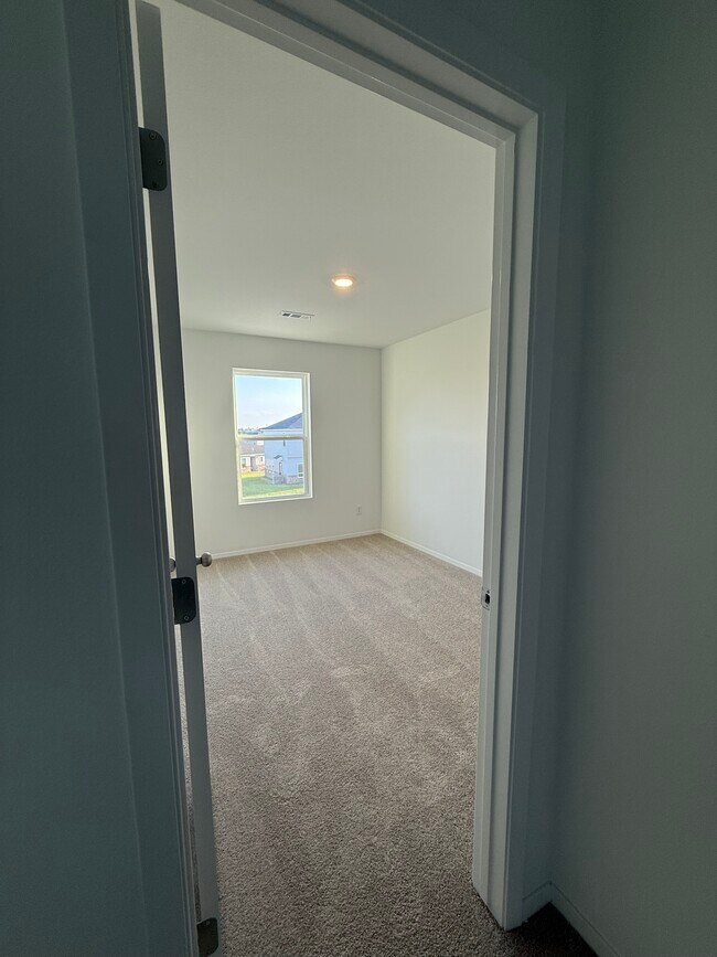 Building Photo - 6716 Memphis