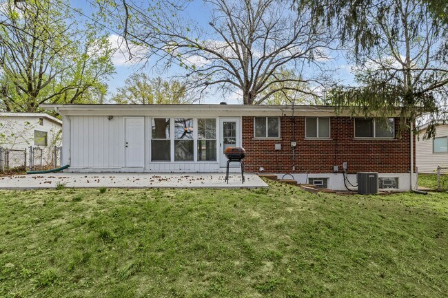 Building Photo - Newly Renovated 3BR + Finished Basement