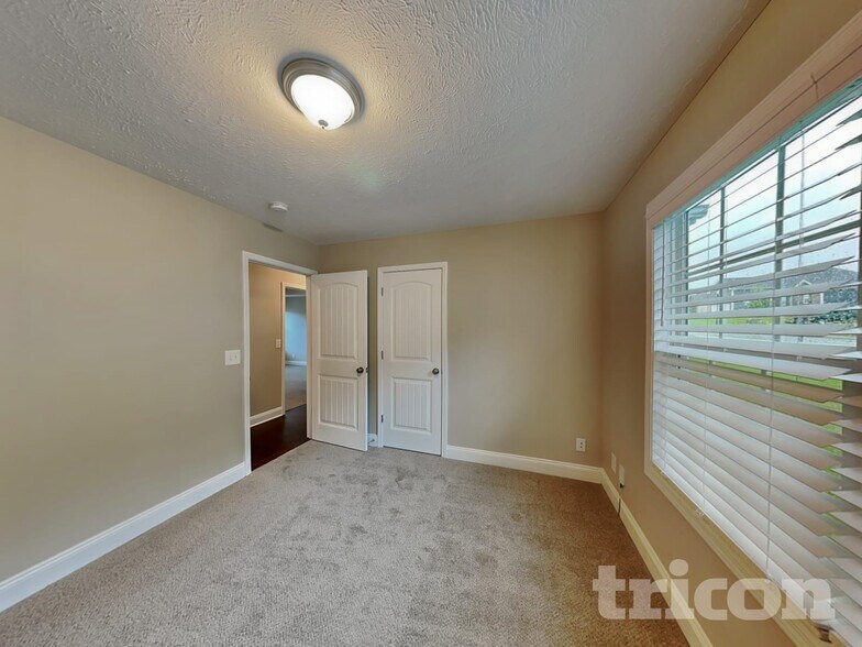 Building Photo - 184 Fieldstone Ln
