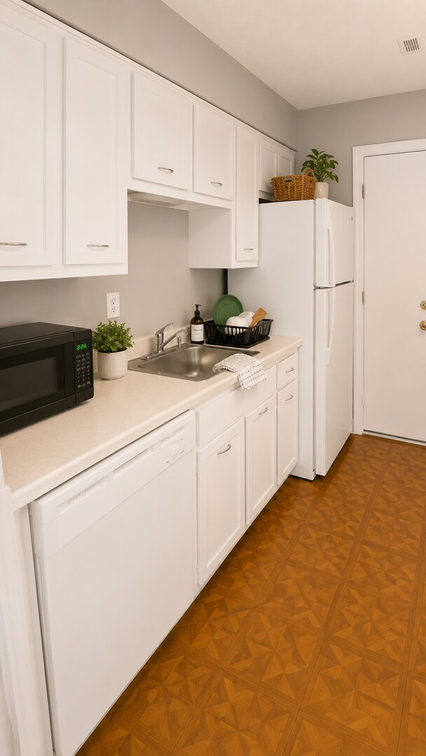 Building Photo - Spacious 2 Bed / 1.5 Bath Apartment at Raleigh Pines