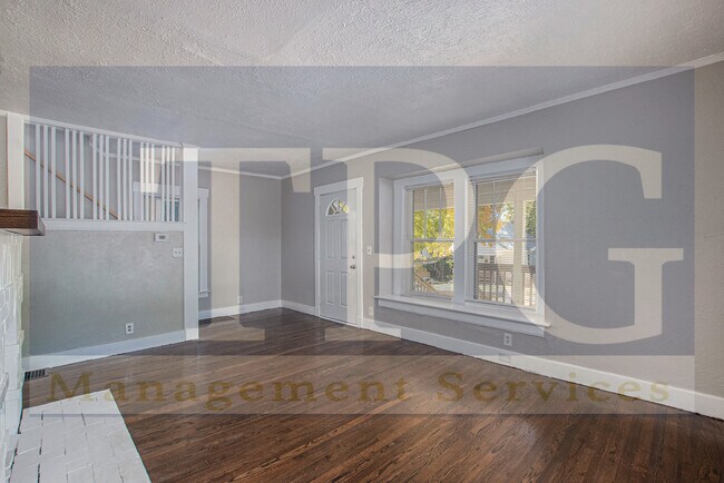 Building Photo - 4241 Charlotte St